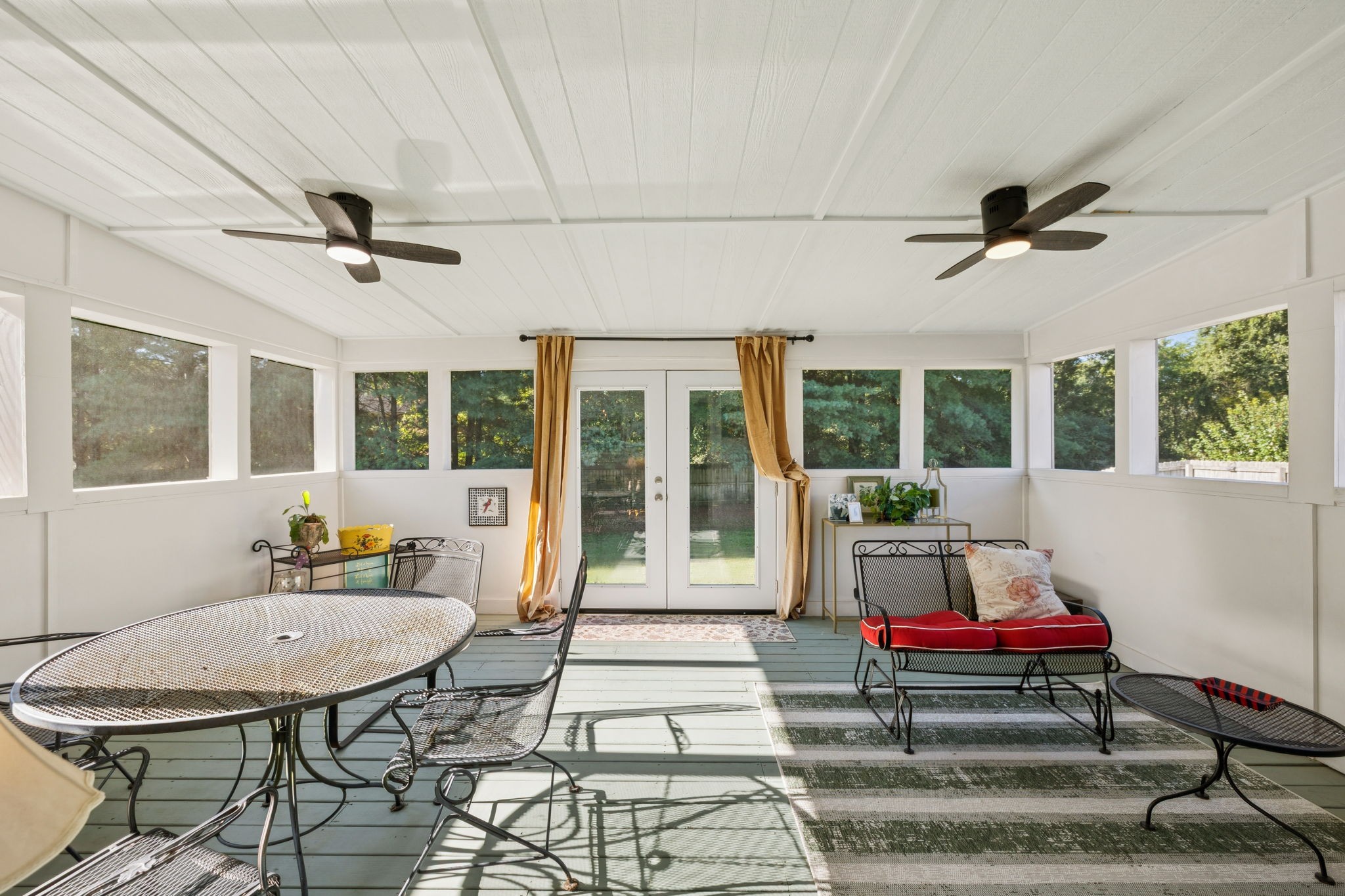 423 Knob Court Franklin, TN 37064 - Photo 22 of 37 a room with furniture and window