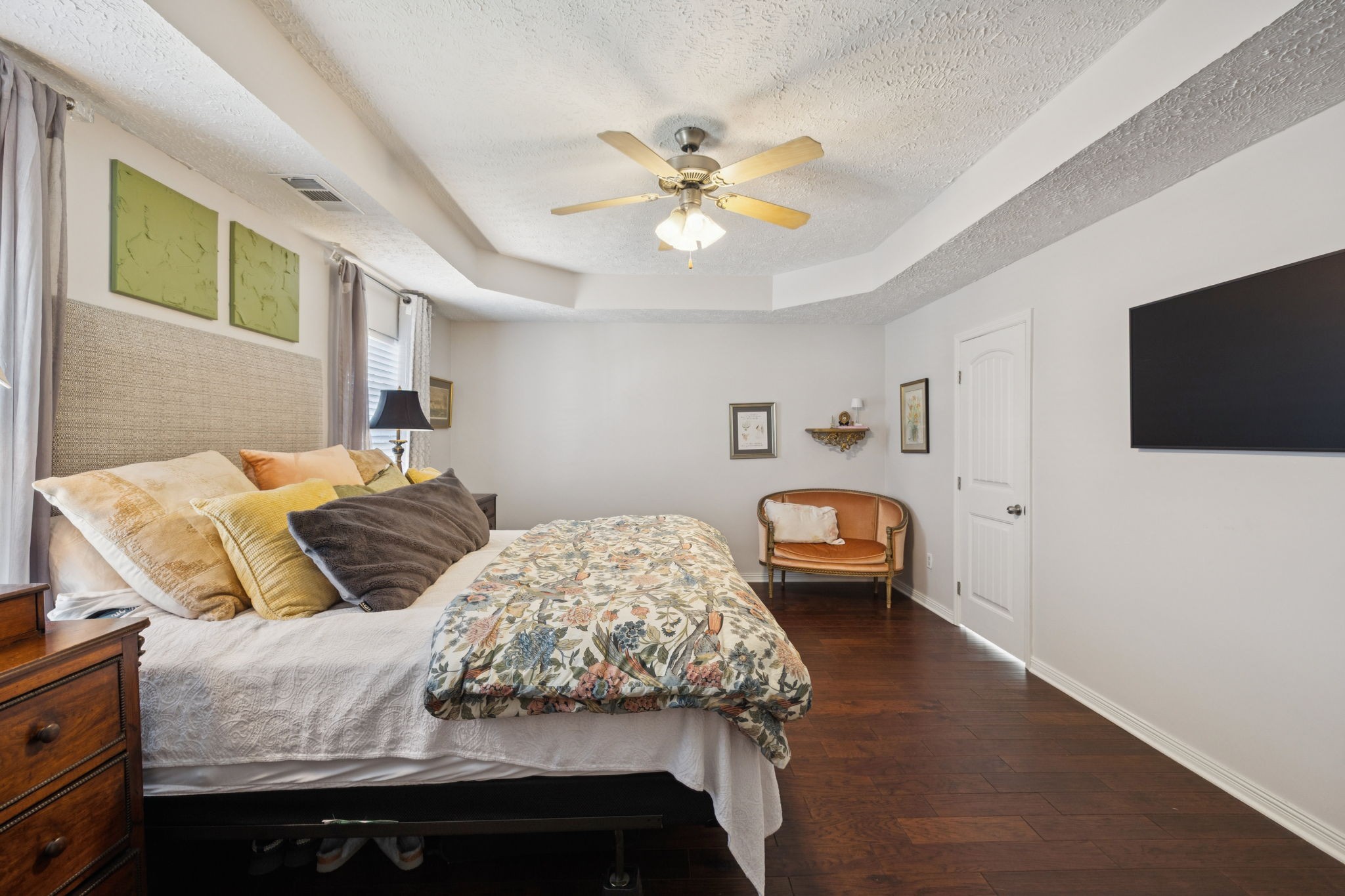 423 Knob Court Franklin, TN 37064 - Photo 27 of 37 a bedroom with bed and a chandelier