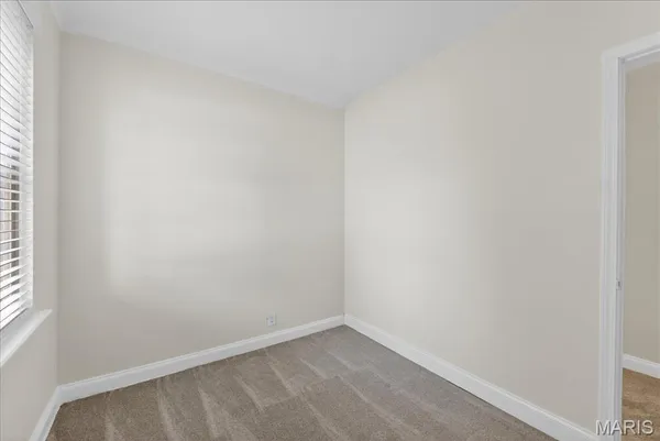 $2,200 | 923 South Hanley Road, Unit C, St. Louis, MO 63105