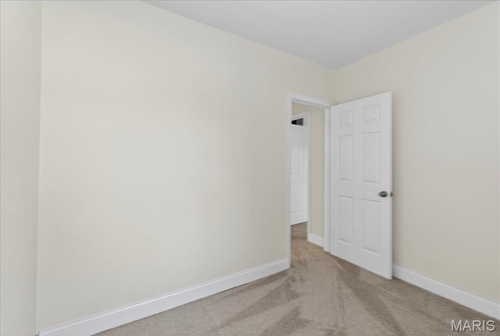 923 South Hanley Road, Unit C St. Louis, MO 63105 - Photo 13 of 31