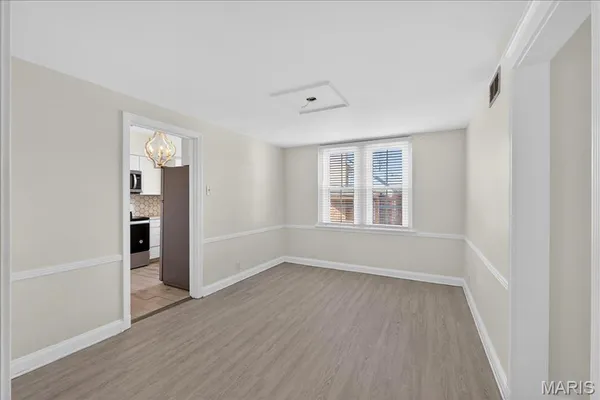 $2,200 | 923 South Hanley Road, Unit C, St. Louis, MO 63105