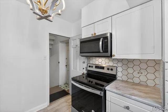 $2,200 | 923 South Hanley Road, Unit C, St. Louis, MO 63105