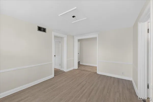 $2,200 | 923 South Hanley Road, Unit C, St. Louis, MO 63105