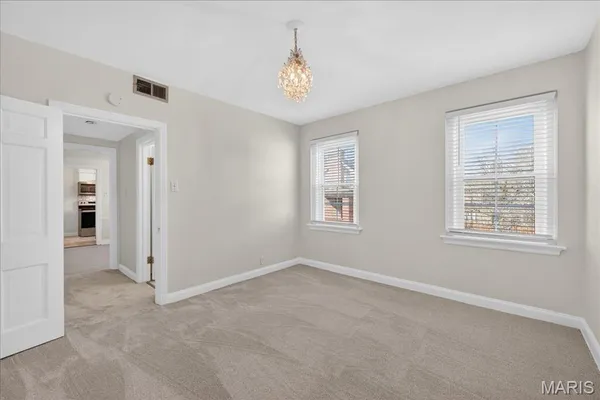 $2,200 | 923 South Hanley Road, Unit C, St. Louis, MO 63105