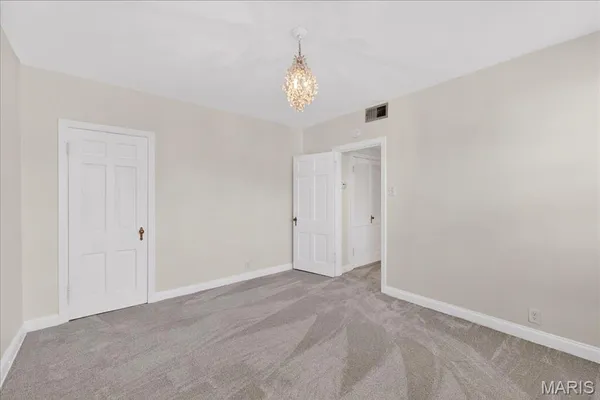 $2,200 | 923 South Hanley Road, Unit C, St. Louis, MO 63105