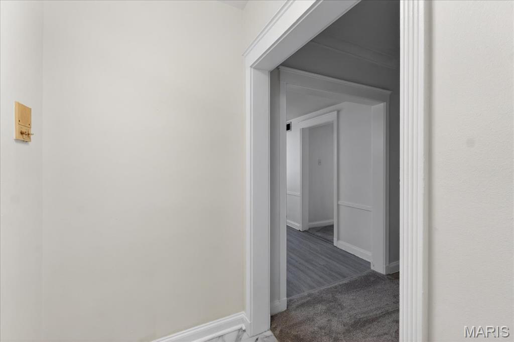 923 South Hanley Road, Unit C St. Louis, MO 63105 - Photo 6 of 31