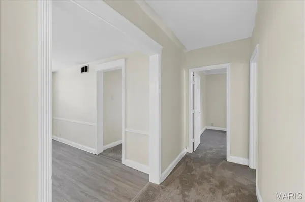 $2,200 | 923 South Hanley Road, Unit C, St. Louis, MO 63105