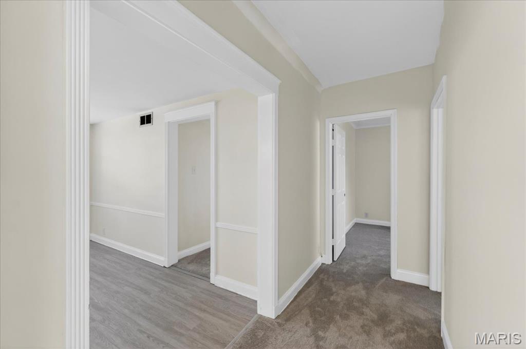 923 South Hanley Road, Unit C St. Louis, MO 63105 - Photo 9 of 31