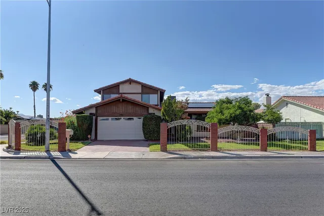 $2,999 | 3751 El Camino Road, Las Vegas, NV 89103
