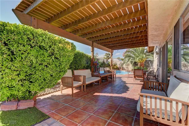 $2,999 | 3751 El Camino Road, Las Vegas, NV 89103