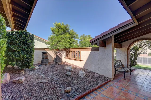 $2,999 | 3751 El Camino Road, Las Vegas, NV 89103