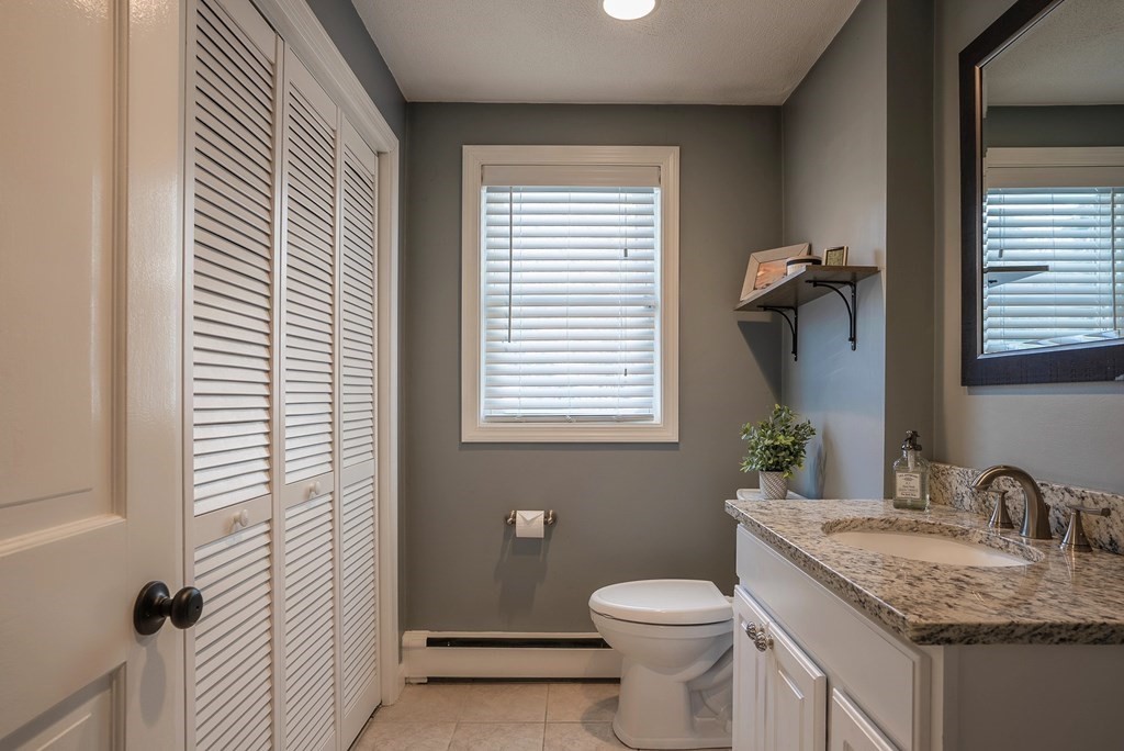 77 Queensland Road Billerica, MA 01862 - Photo 8 of 23