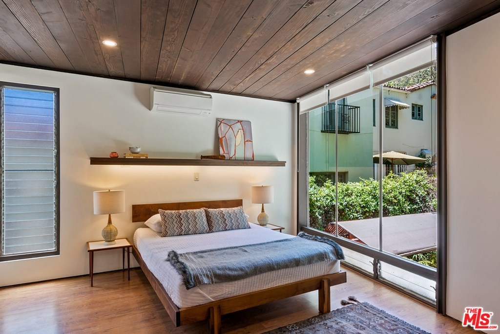 3329 Ledgewood Drive Los Angeles, CA 90068 - Photo 15 of 37