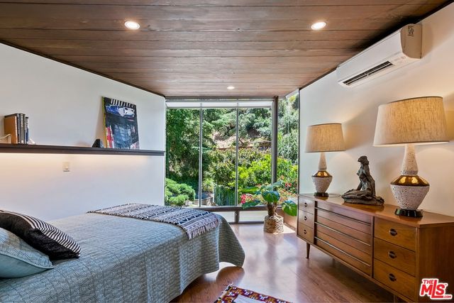 $2,200,000 | 3329 Ledgewood Drive, Los Angeles, CA 90068