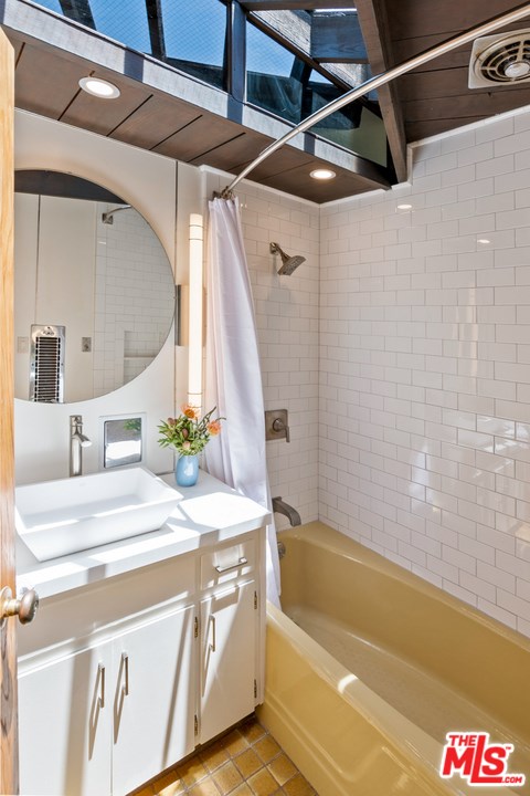 3329 Ledgewood Drive Los Angeles, CA 90068 - Photo 18 of 37