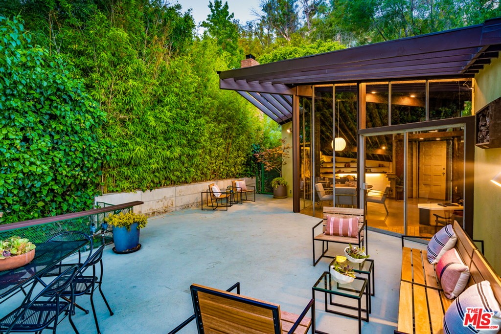 3329 Ledgewood Drive Los Angeles, CA 90068 - Photo 22 of 37