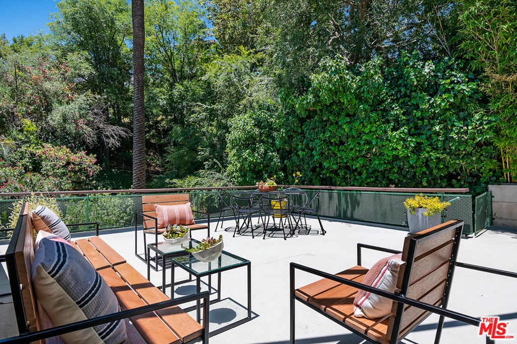 3329 Ledgewood Drive Los Angeles, CA 90068 - Photo 25 of 37