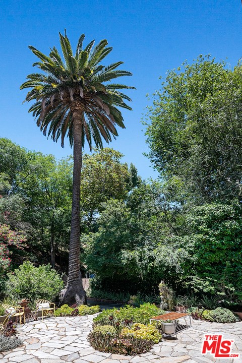 3329 Ledgewood Drive Los Angeles, CA 90068 - Photo 26 of 37