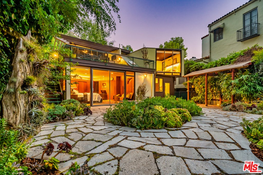 3329 Ledgewood Drive Los Angeles, CA 90068 - Photo 30 of 37