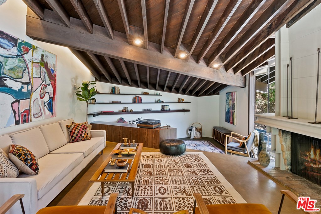 3329 Ledgewood Drive Los Angeles, CA 90068 - Photo 4 of 37