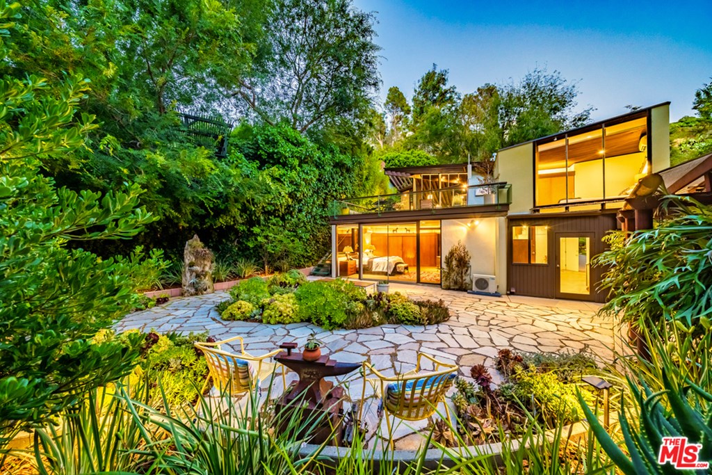 3329 Ledgewood Drive Los Angeles, CA 90068 - Photo 31 of 37