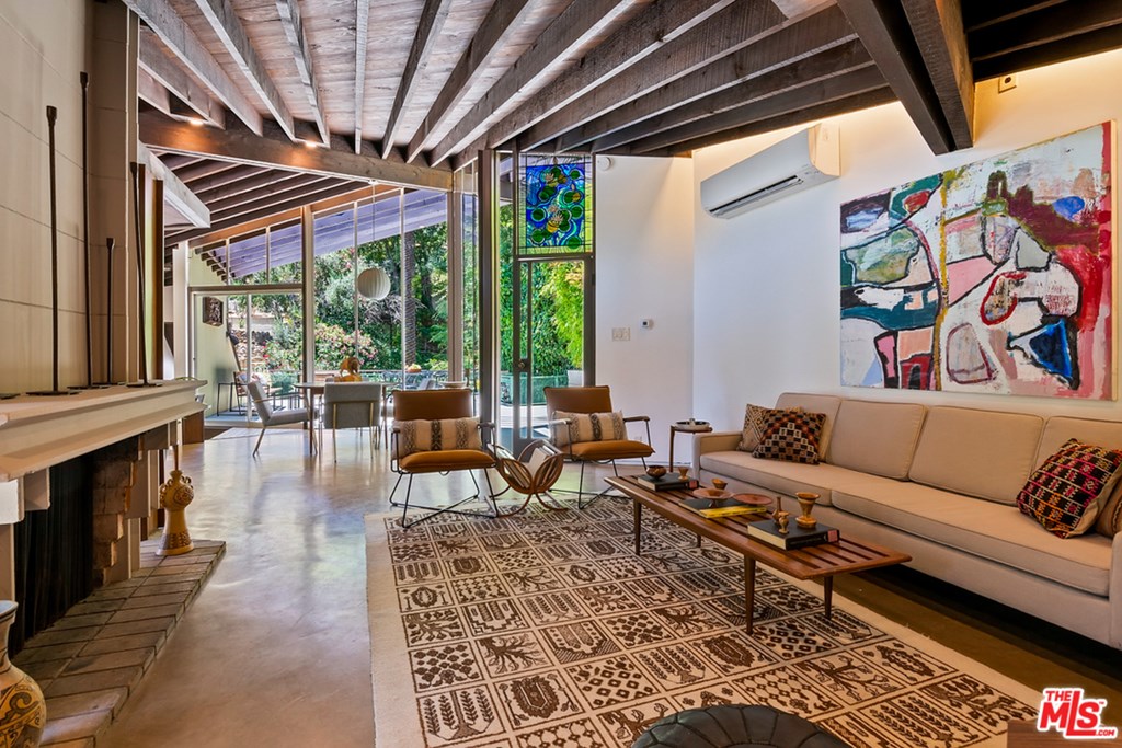 3329 Ledgewood Drive Los Angeles, CA 90068 - Photo 7 of 37