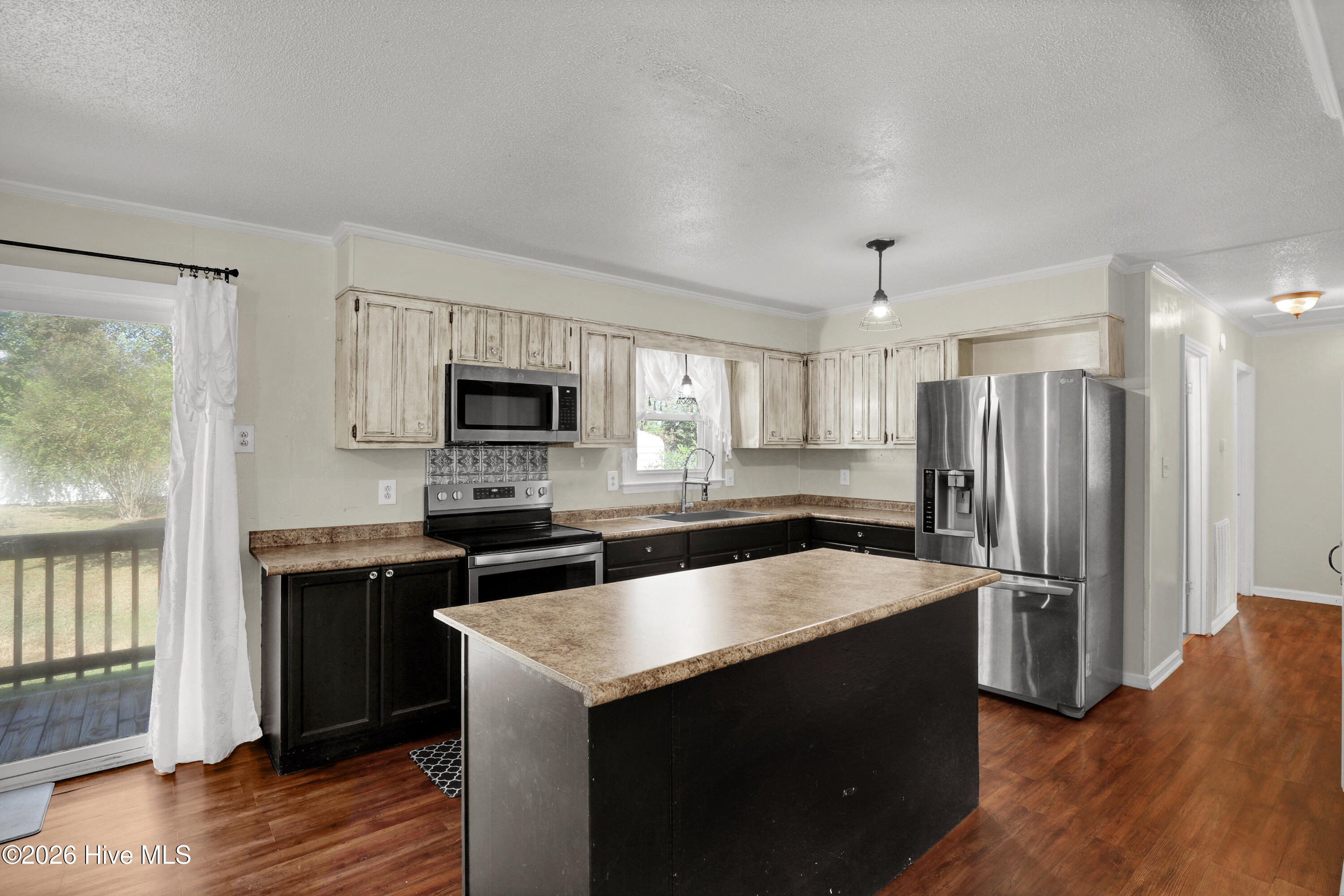 313 Timothy Road Jacksonville, NC 28546 - Photo 14 of 38 6G8A9963