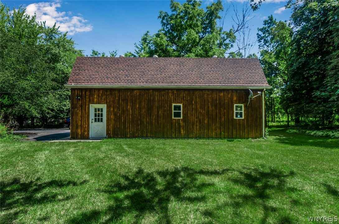 8975 Roll Road Clarence, NY 14031 - Photo 21 of 27