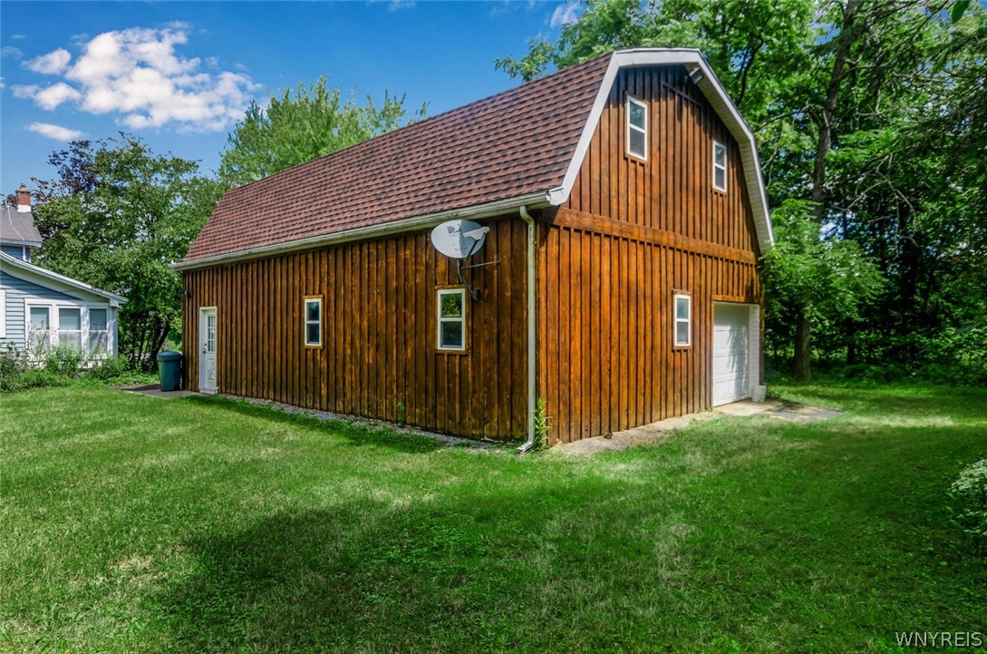 8975 Roll Road Clarence, NY 14031 - Photo 23 of 27