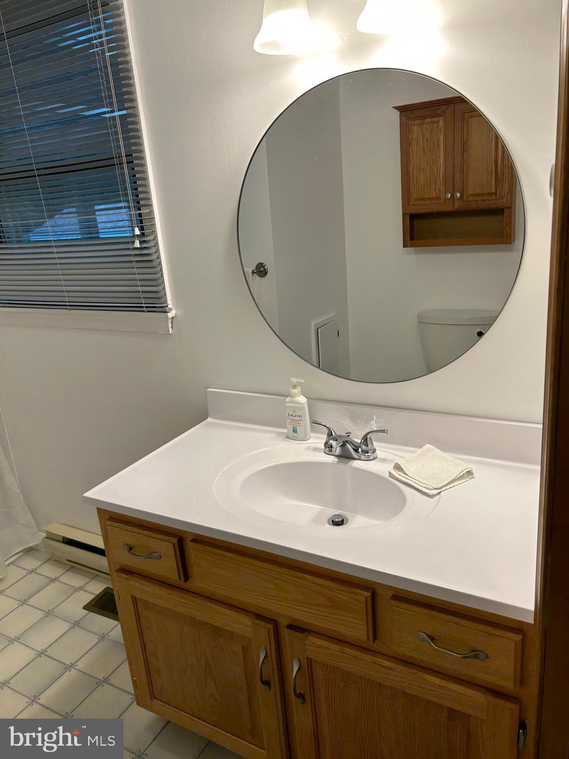 958 Nottingham Road Elkton, MD 21921 - Photo 12 of 33 Main bathroom