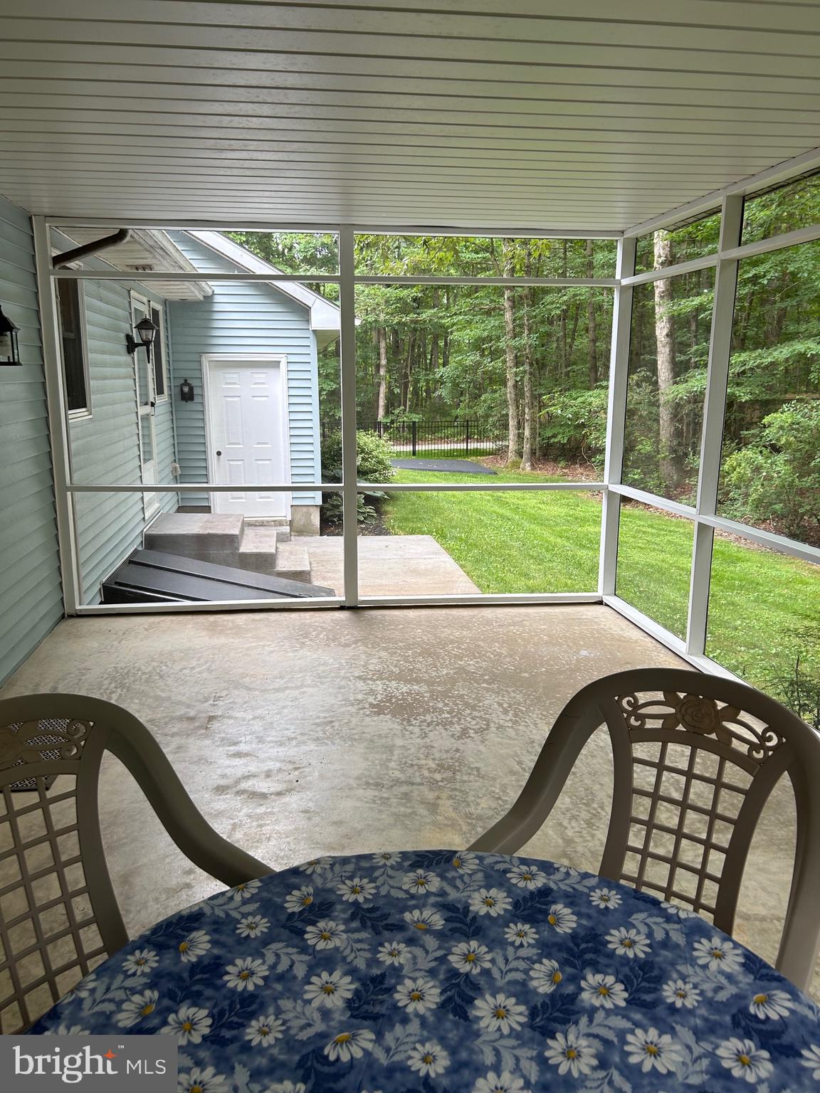 958 Nottingham Road Elkton, MD 21921 - Photo 19 of 33 Huge screened in porch