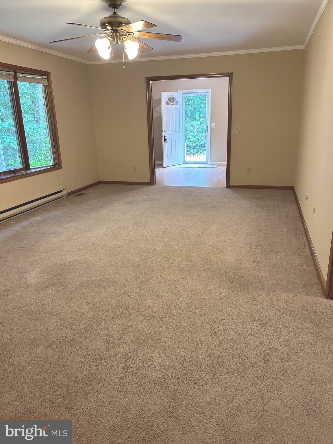 958 Nottingham Road Elkton, MD 21921 - Photo 8 of 33 Spacious living room