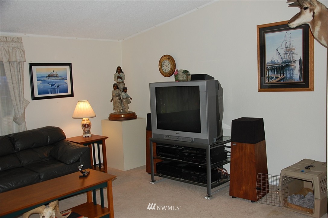 18819 127th Place Northeast Bothell, WA 98011 - Photo 5 of 23 Gallery Image 5
