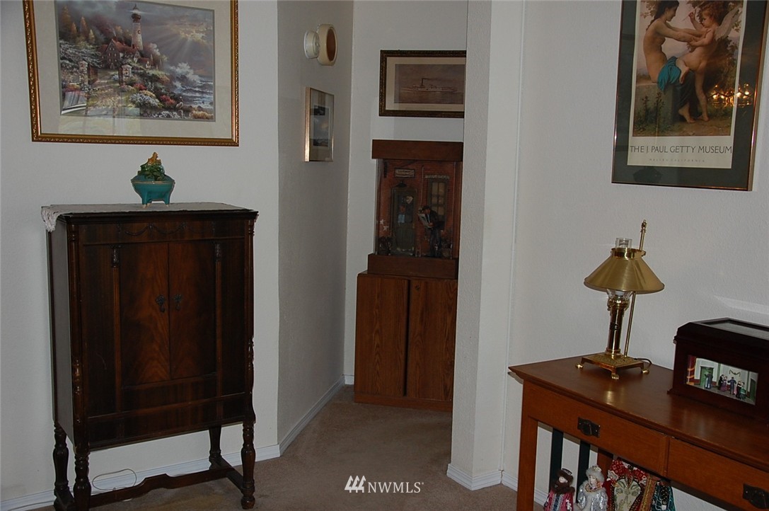18819 127th Place Northeast Bothell, WA 98011 - Photo 8 of 23 Gallery Image 8