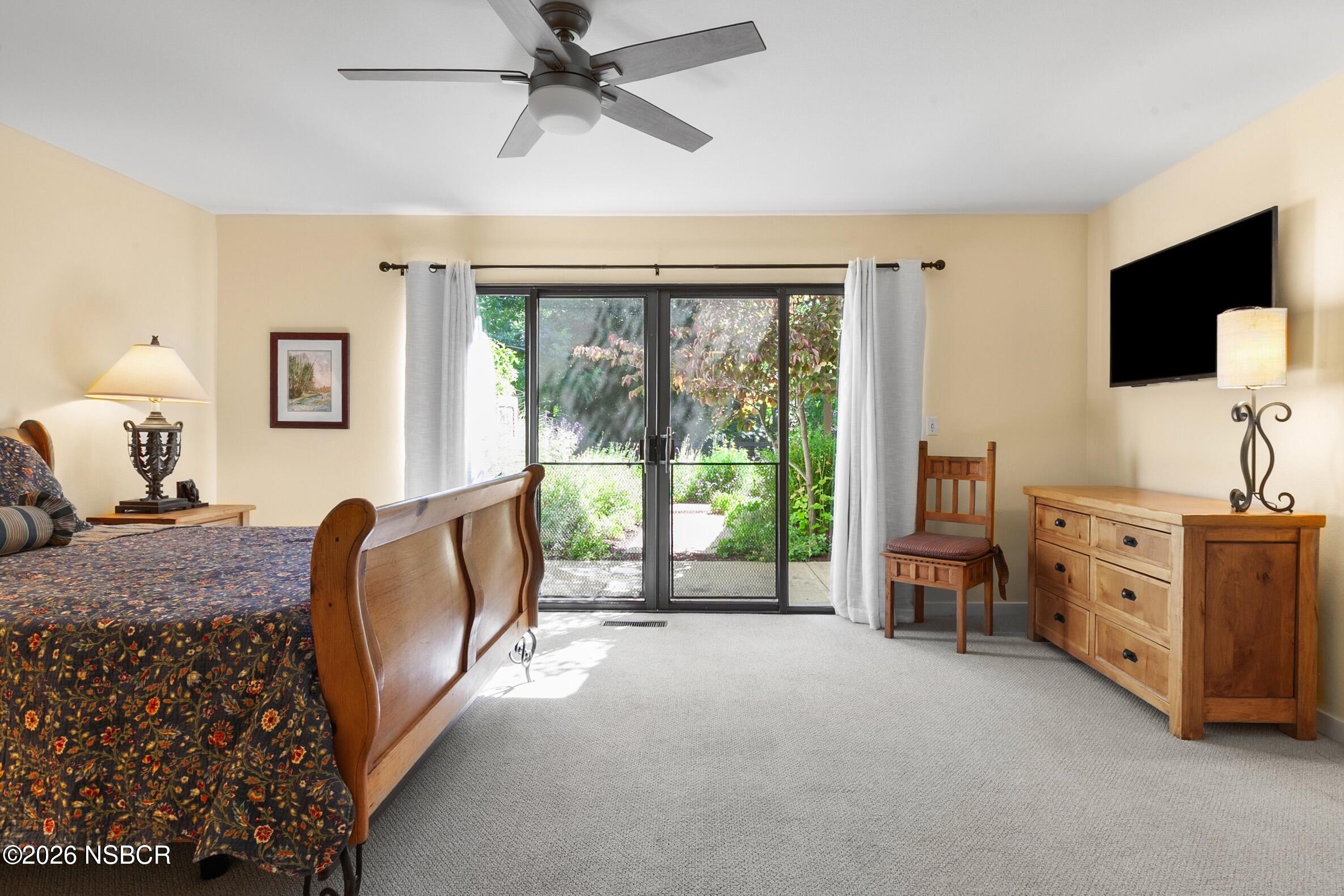945 Rancho Alisal Drive Solvang, CA 93463 - Photo 20 of 28 Guest Bedroom (with en-suite bathroom)