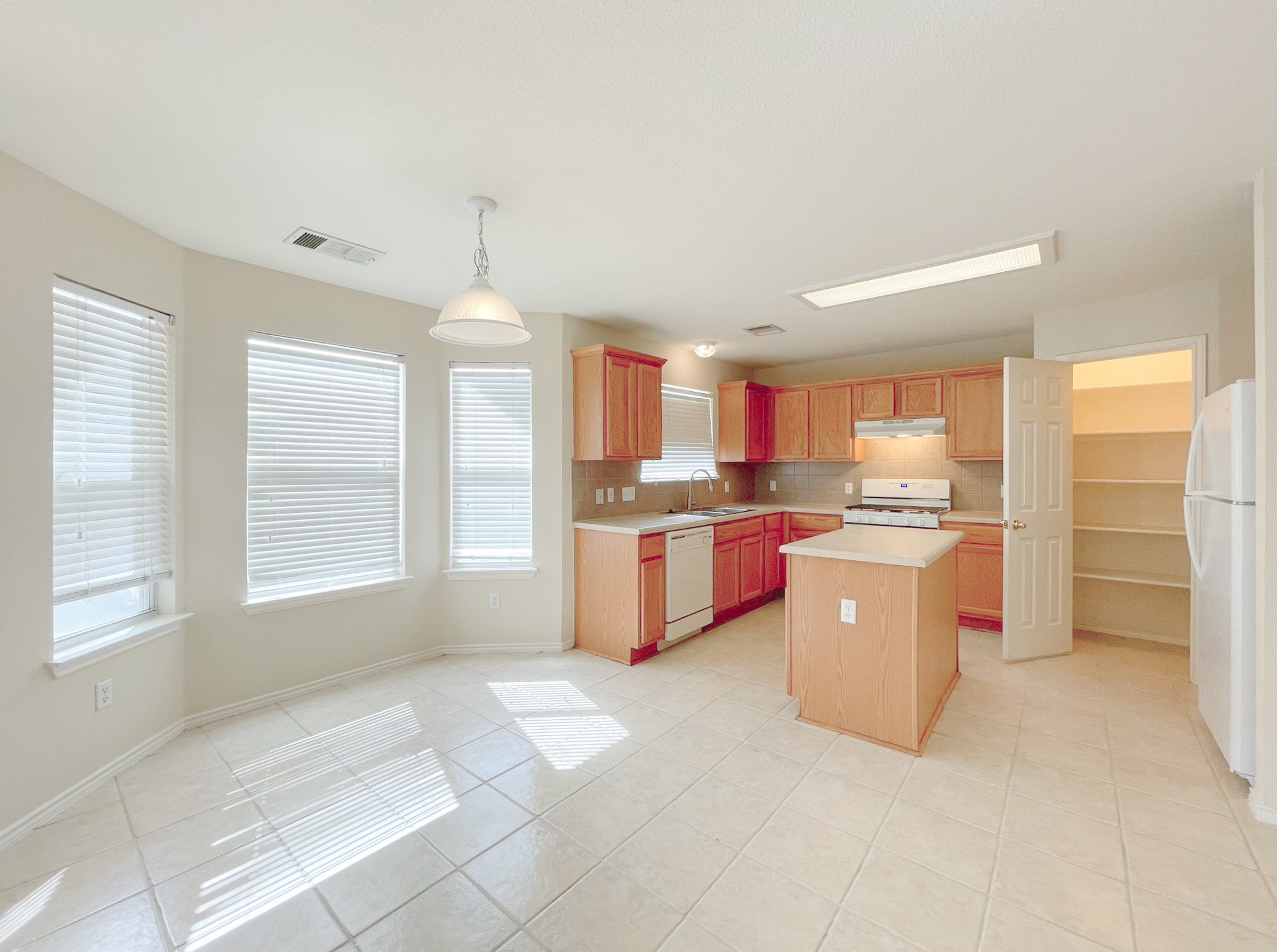 11313 Los Comancheros Road Austin, TX 78717 - Photo 8 of 29