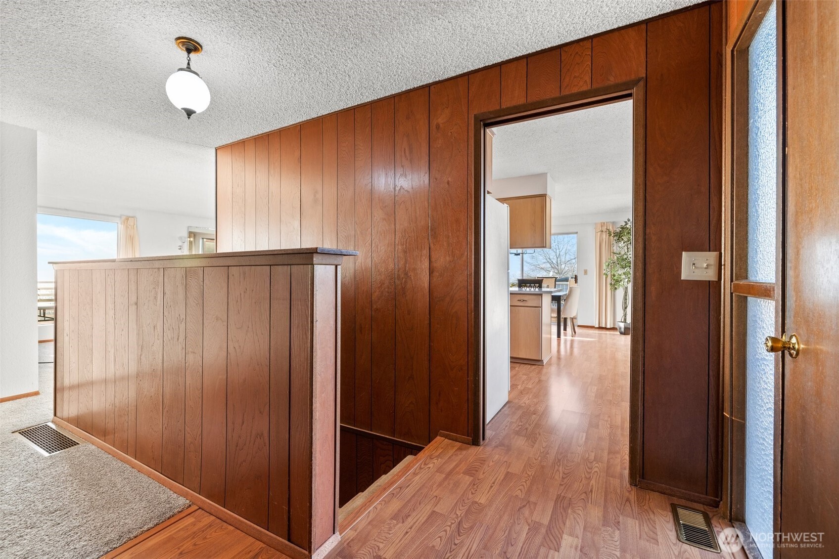1008 Crest Place Kent, WA 98031 - Photo 8 of 40