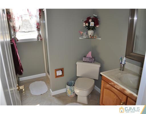 175 Wilson Road Somerset, NJ 08873 - Photo 10 of 14 Gallery Image 10