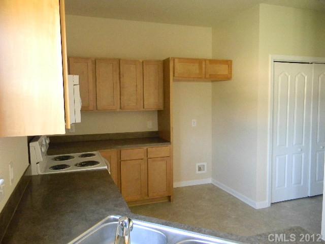 130 Ridge Bluff Road, Unit 130 Mooresville, NC 28115 - Photo 5 of 14 Gallery Image 5