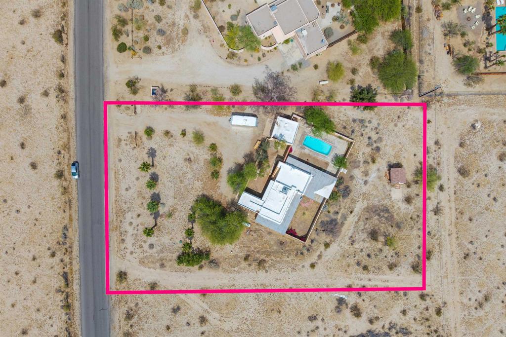 3211 Broken Arrow Road Borrego Springs, CA 92004 - Photo 43 of 46 a view of a book shelf