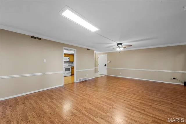 $195,000 | 916 Claytonbrook Drive, Unit 1, Ballwin, MO 63011