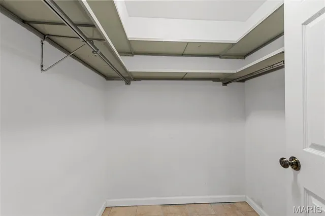 $195,000 | 916 Claytonbrook Drive, Unit 1, Ballwin, MO 63011