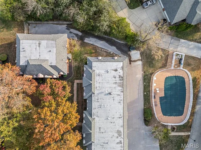 $195,000 | 916 Claytonbrook Drive, Unit 1, Ballwin, MO 63011