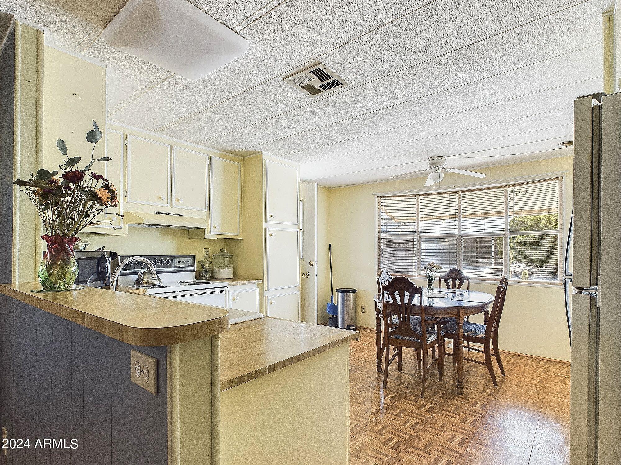 3104 East Broadway Road, Unit 220 Mesa, AZ 85204 - Photo 16 of 30 29-web-or-mls-CAM03379G0-PR0031-STILL019