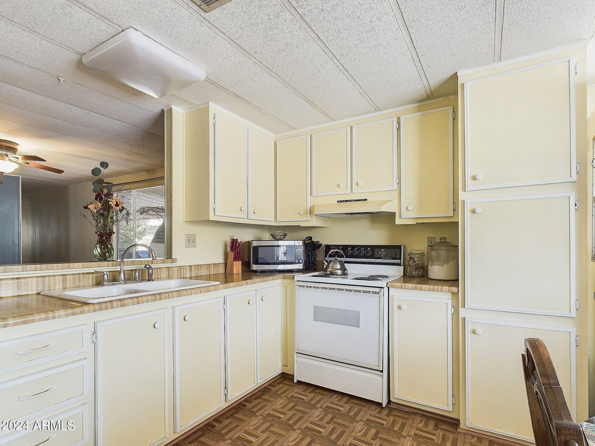 3104 East Broadway Road, Unit 220 Mesa, AZ 85204 - Photo 18 of 30 31-web-or-mls-CAM03379G0-PR0031-STILL021