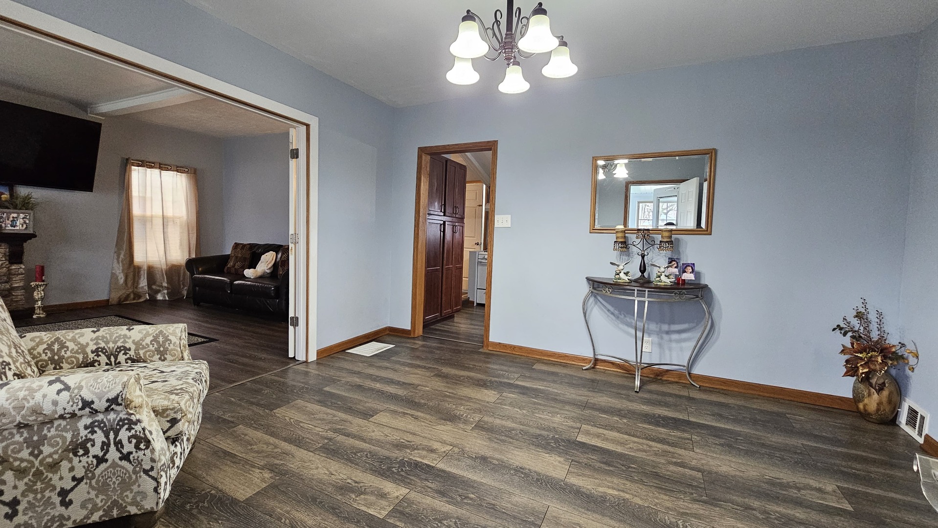 703 Lincoln Street Harvard, IL 60033 - Photo 5 of 27 a view of a livingroom with furniture