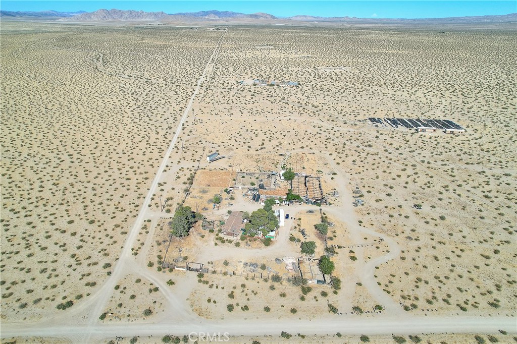 45757 Paddington Road Lucerne Valley, CA 92356 - Photo 11 of 18 a view of a bathroom shower