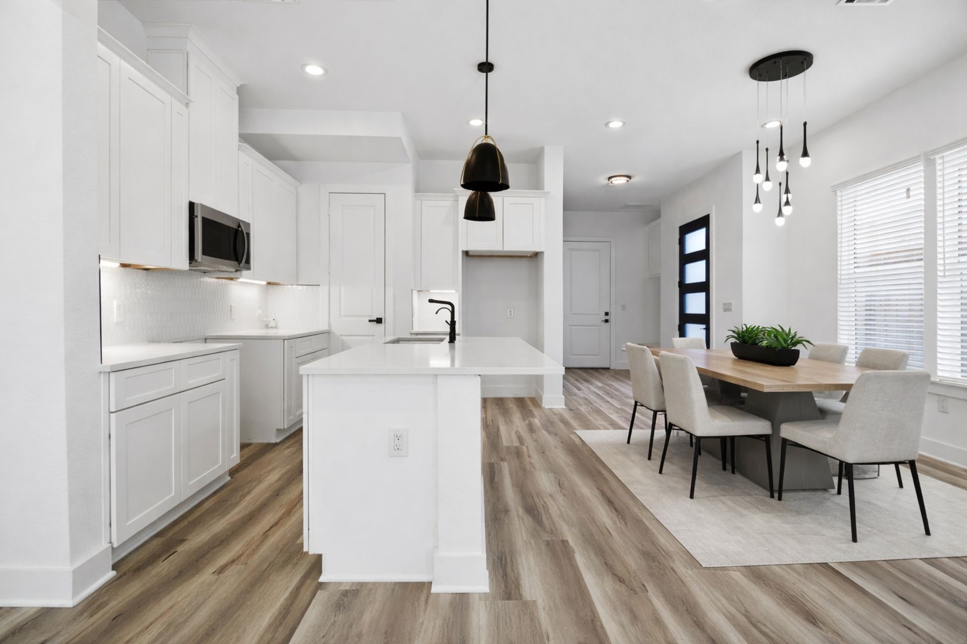 6723 Burkett Street Houston, TX 77021 - Photo 4 of 16 Virtually Staged