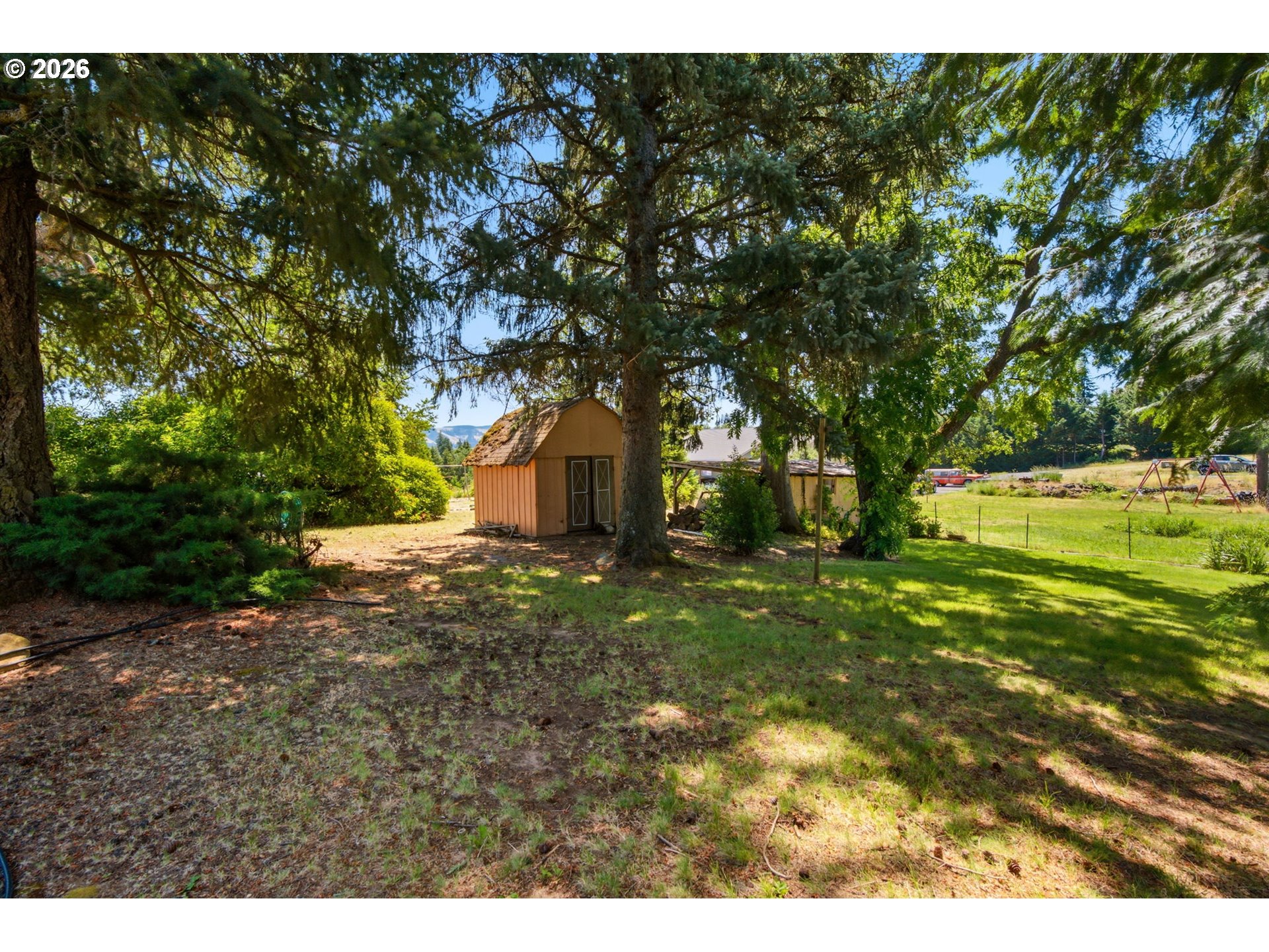 1109 Country Club Road Hood River, OR 97031 - Photo 31 of 40