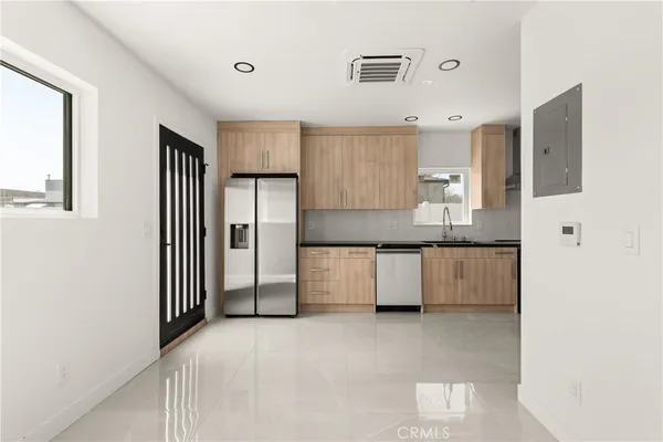 $1,199,000 | 7943 Ledge Avenue, Sun Valley, CA 91352